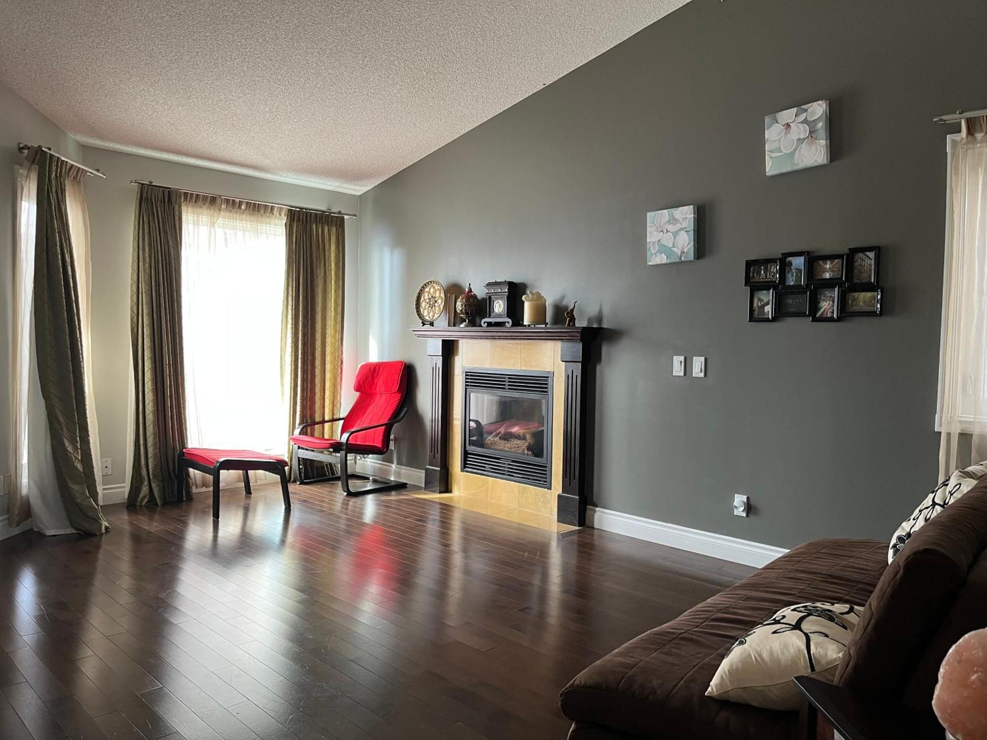 Citadel Cozy Quilt Private Bedroom YYC Exterior photo