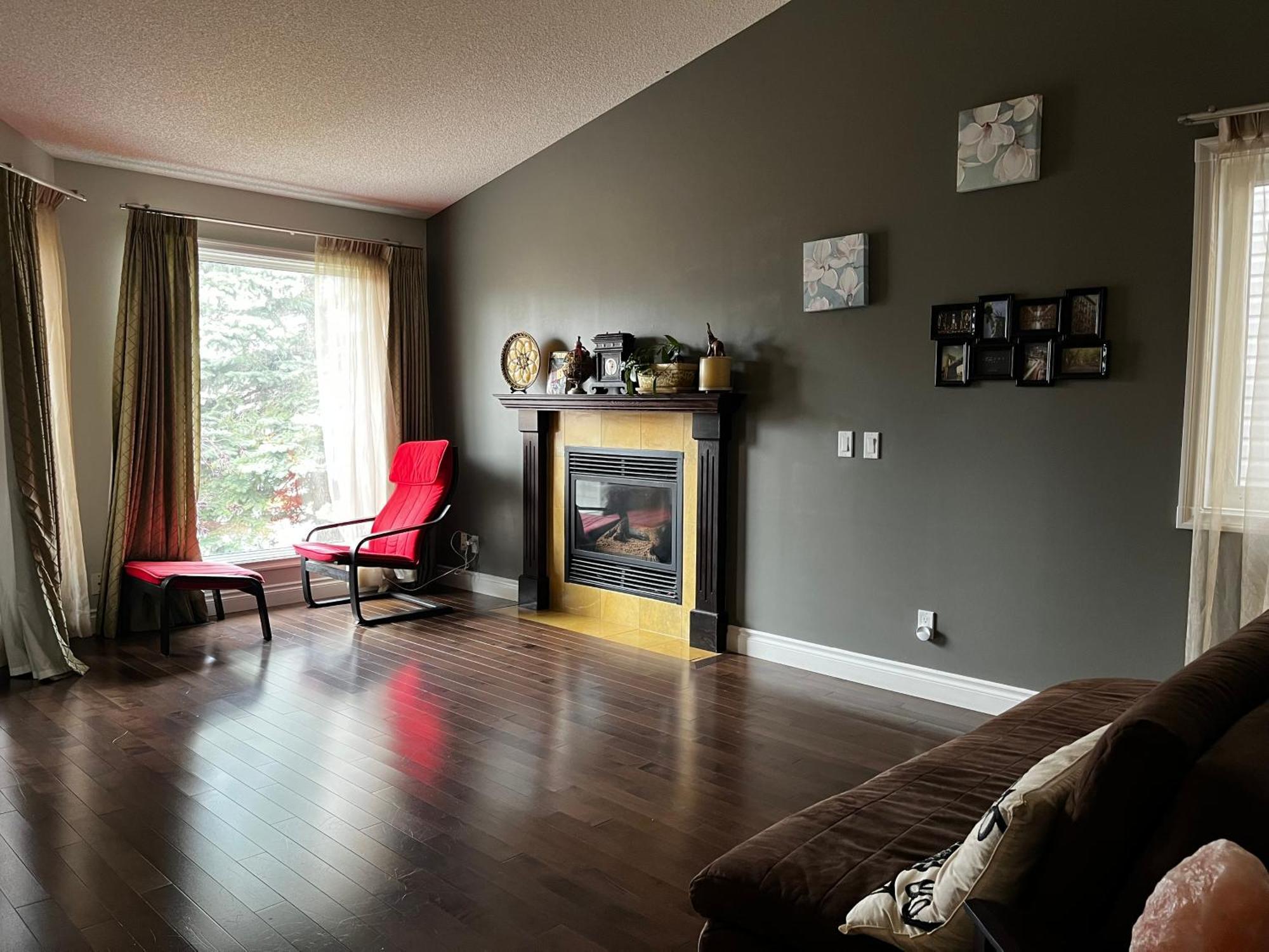 Citadel Cozy Quilt Private Bedroom YYC Exterior photo